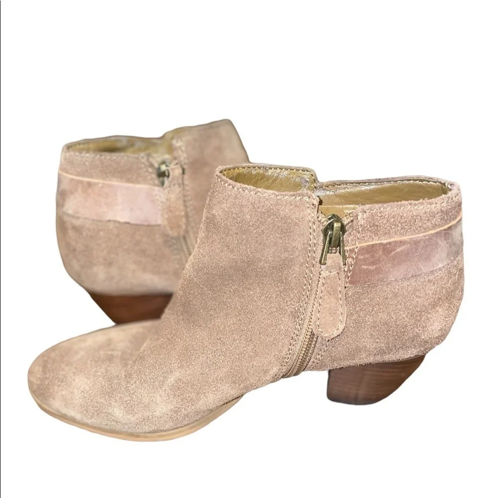 Guess Tan Light Brown Vera Womens Suede Ankle / Boots/Booties Size 7